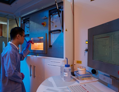 Polymer-based Additive Manufacturing Processes for Flexible Mass Customisation